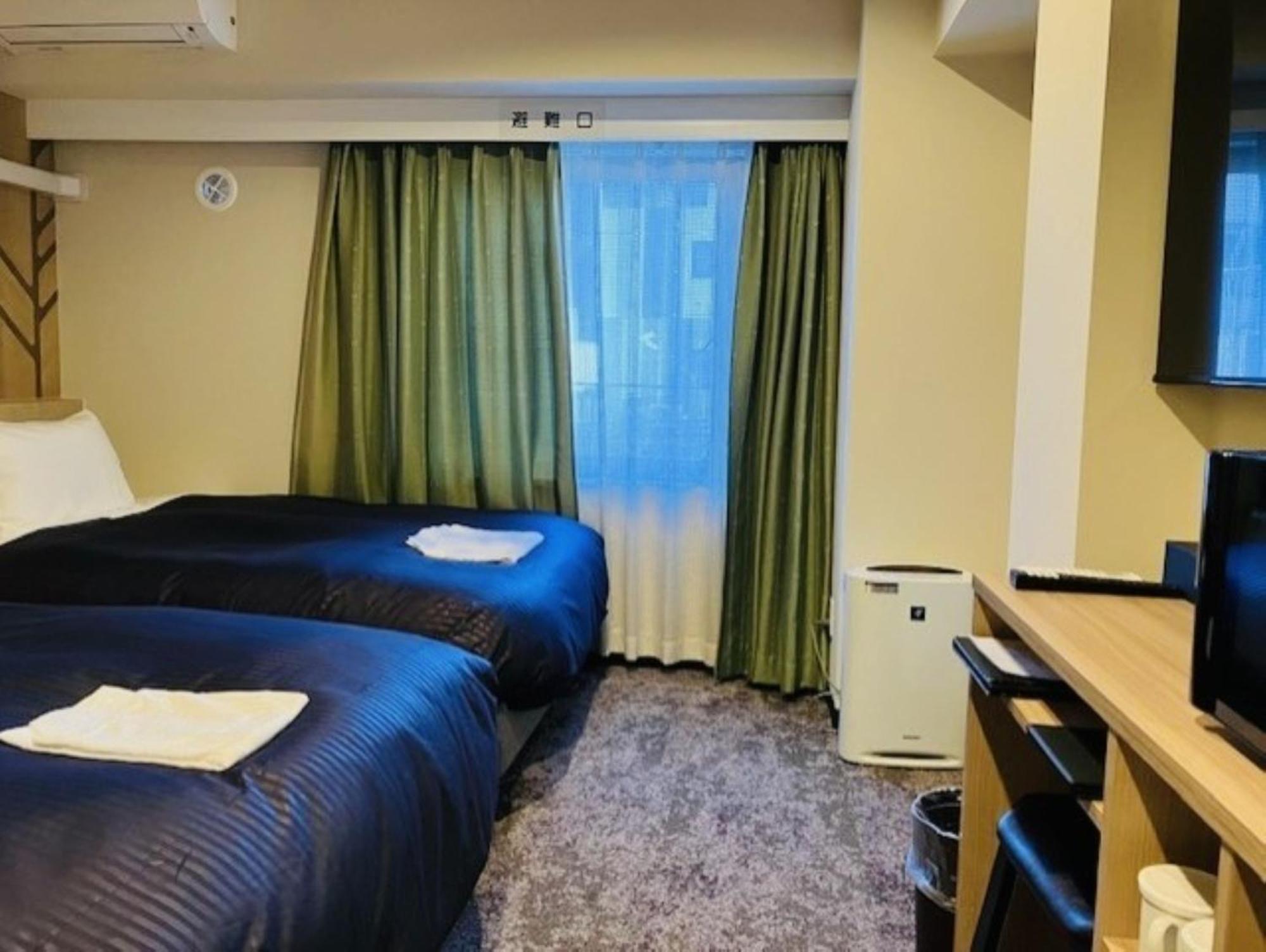 Hotel Livemax Budget Yokohama Kannai Room photo
