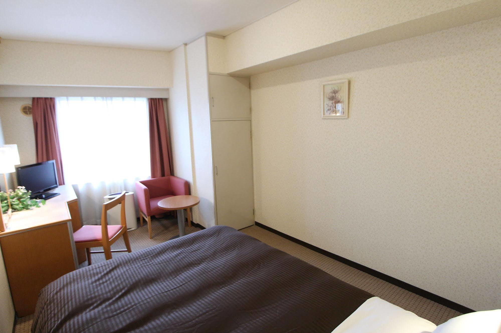 Hotel Livemax Budget Yokohama Kannai Exterior photo