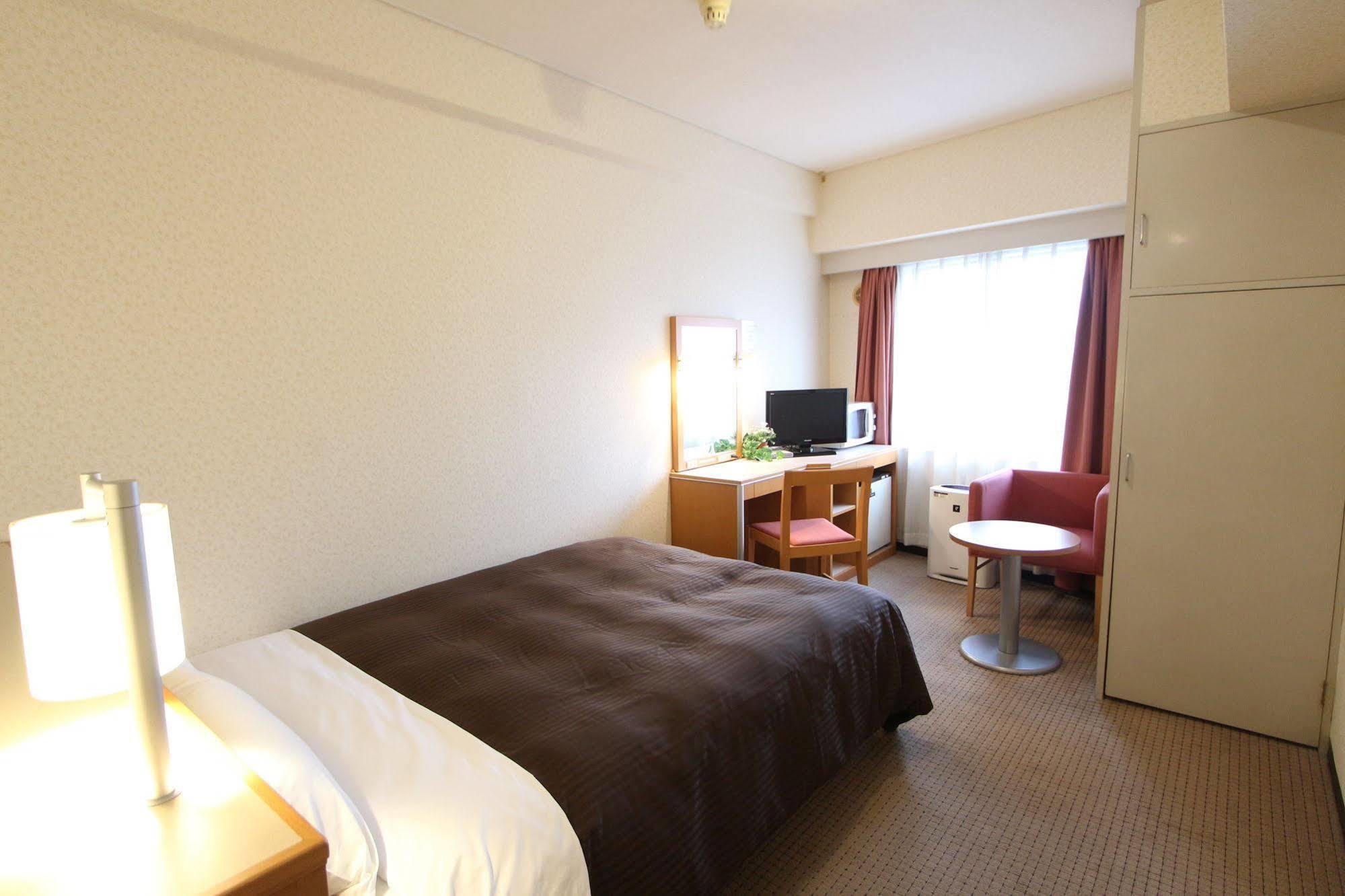 Hotel Livemax Budget Yokohama Kannai Exterior photo